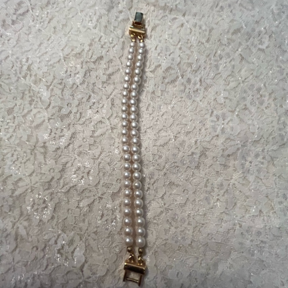 Napier/vintage 2 strand faux pearl bracelet, 7” - Picture 2 of 2